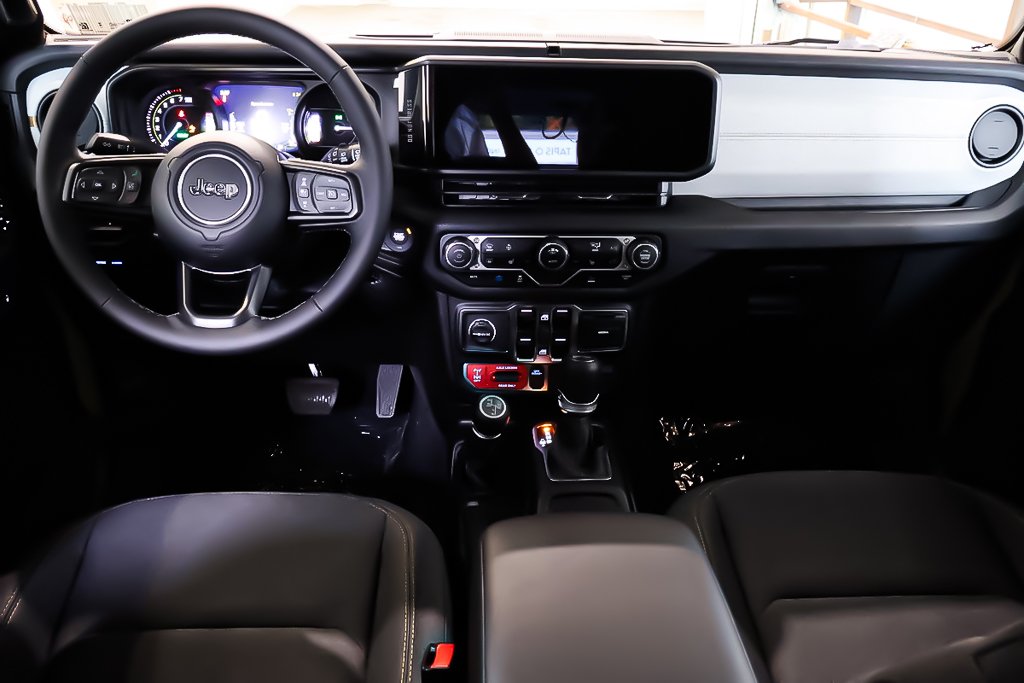 Jeep Wrangler 4XE WILLYS 2025 à Terrebonne, Québec - 10 - w1024h768px