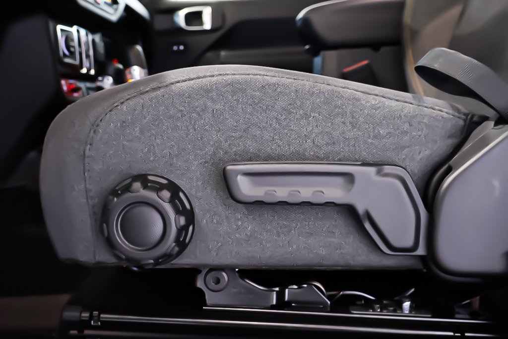 2025 Jeep Wrangler 4XE WILLYS in Terrebonne, Quebec - 9 - w1024h768px