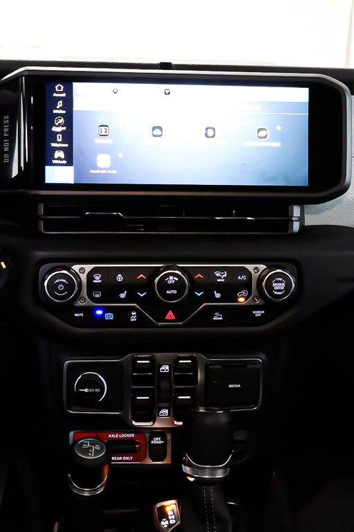 2025 Jeep Wrangler 4XE WILLYS in Terrebonne, Quebec - 15 - w1024h768px