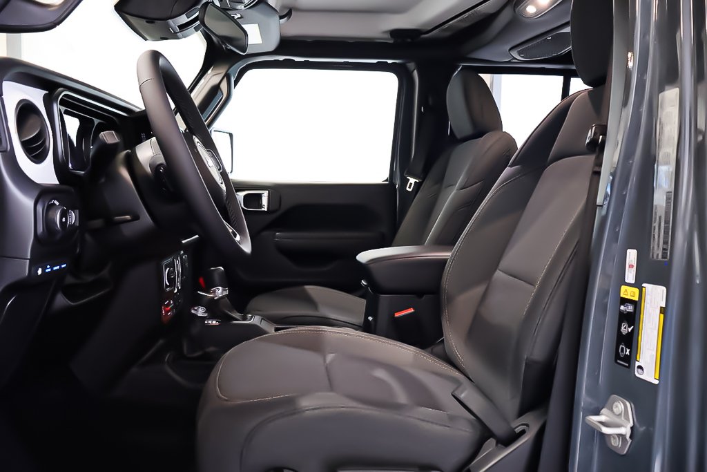 2025 Jeep Wrangler 4XE WILLYS in Terrebonne, Quebec - 8 - w1024h768px