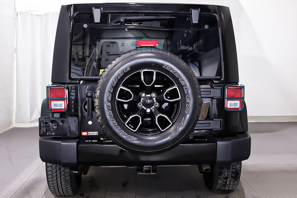 2018 Jeep WRANGLER JK UNLIMITED ALTITUDE + 4X4 + CUIR + NAVIGATION GPS in Terrebonne, Quebec - 6 - w1024h768px