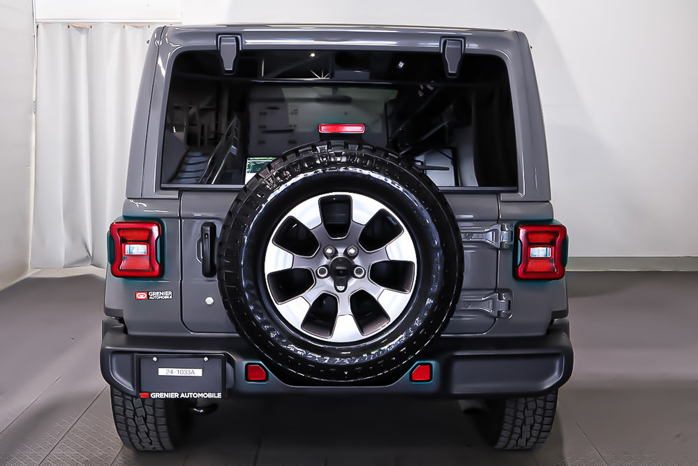 2020 Jeep Wrangler Unlimited SAHARA + SKY ONE TOUCH + CUIR + in Terrebonne, Quebec - 6 - w1024h768px