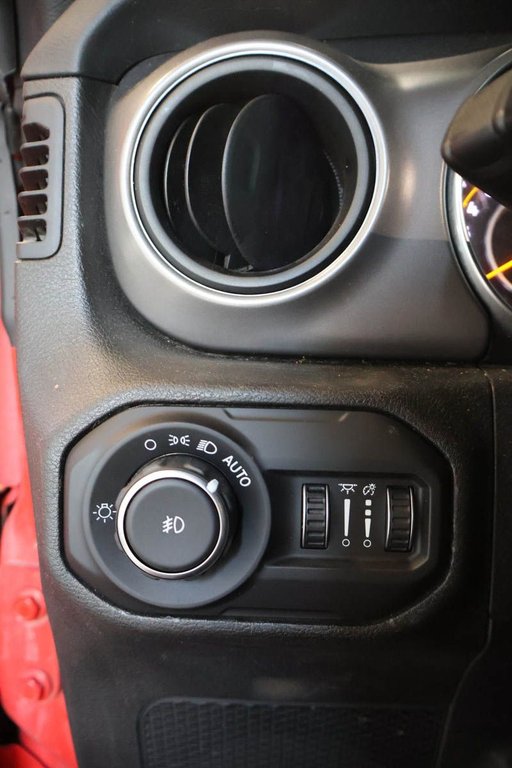 2021 Jeep Wrangler Unlimited WILLYS + 4X4 + TOIT RIGIDE in Terrebonne, Quebec - 25 - w1024h768px