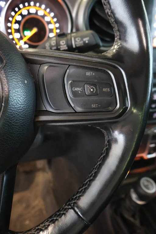 2021 Jeep Wrangler Unlimited WILLYS + 4X4 + TOIT RIGIDE in Terrebonne, Quebec - 17 - w1024h768px