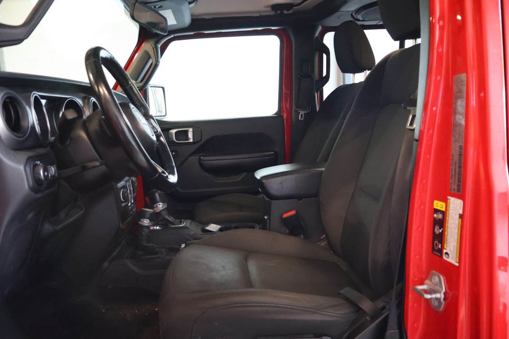 2021 Jeep Wrangler Unlimited WILLYS + 4X4 + TOIT RIGIDE in Terrebonne, Quebec - 10 - w1024h768px