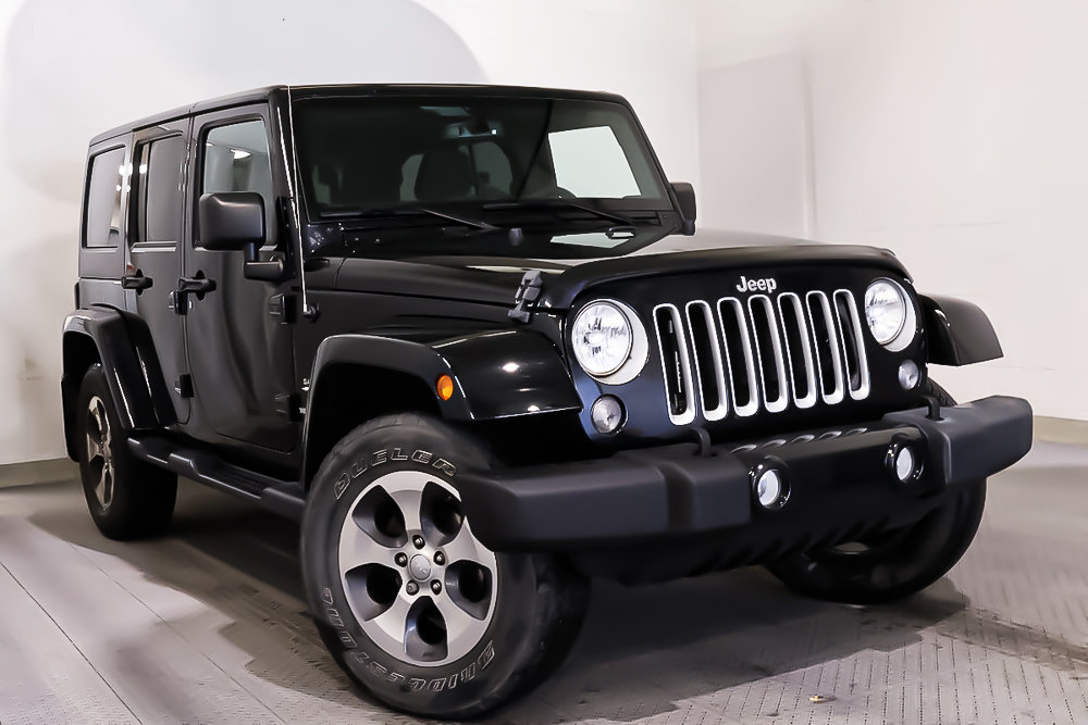 Jeep Wrangler UNLIMITED + SAHARA + 4X4 + TOIT RIGIDE 2017 à Terrebonne, Québec - 1 - w1024h768px