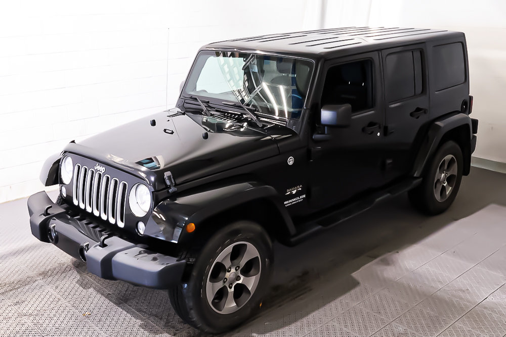 Jeep Wrangler UNLIMITED + SAHARA + 4X4 + TOIT RIGIDE 2017 à Terrebonne, Québec - 3 - w1024h768px