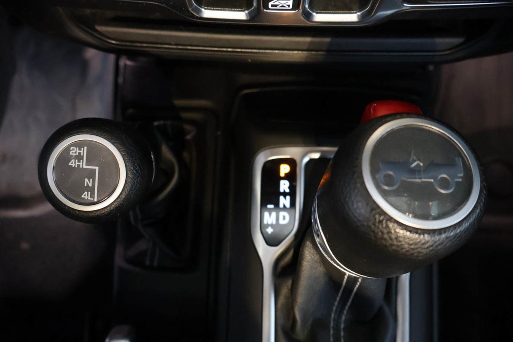Jeep Wrangler UNLIMITED SAHARA + 4X4 + V6 3.6L + MAGS 18 2019 à Terrebonne, Québec - 23 - w1024h768px