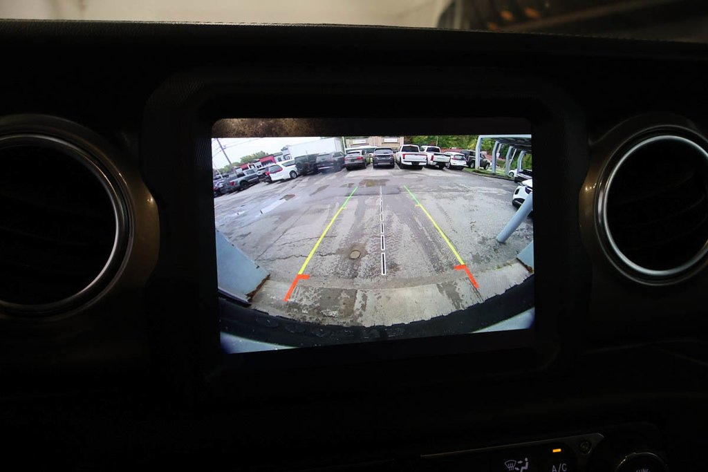 Jeep Wrangler UNLIMITED SAHARA + 4X4 + V6 3.6L + MAGS 18 2019 à Terrebonne, Québec - 19 - w1024h768px