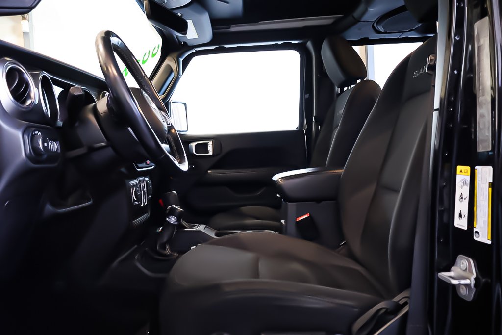 Jeep Wrangler UNLIMITED + SAHARA + 4X4 + SKY ONE-TOUCH 2020 à Terrebonne, Québec - 10 - w1024h768px