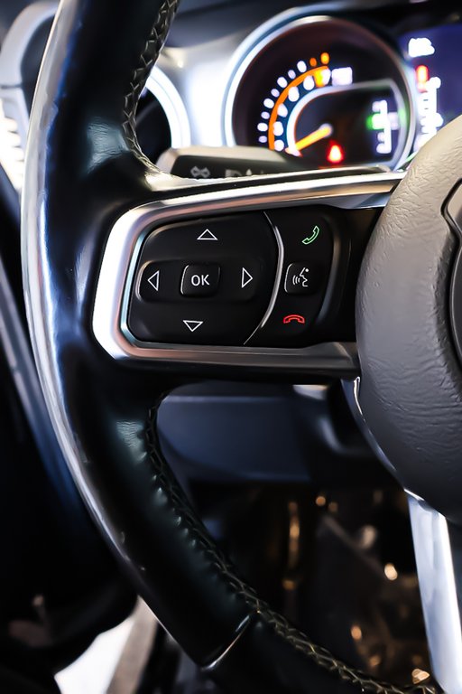 Jeep Wrangler UNLIMITED + SAHARA + 4X4 + SKY ONE-TOUCH 2020 à Terrebonne, Québec - 15 - w1024h768px