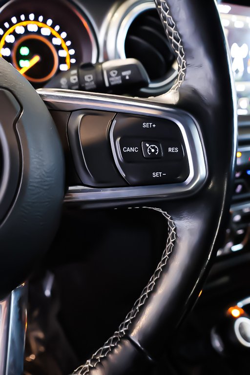 Jeep Wrangler UNLIMITED + SAHARA + 4X4 + SKY ONE-TOUCH 2020 à Terrebonne, Québec - 17 - w1024h768px