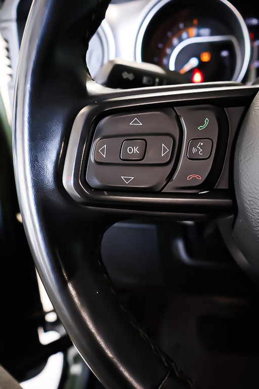 2021 Jeep Wrangler UNLIMITED WILLYS + 4X4 + V6 3.6L in Terrebonne, Quebec - 15 - w1024h768px