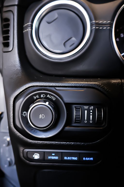 Jeep Wrangler UNLIMITED SAHARA 4XE + PHEV + 4X4 2021 à Terrebonne, Québec - 26 - w1024h768px