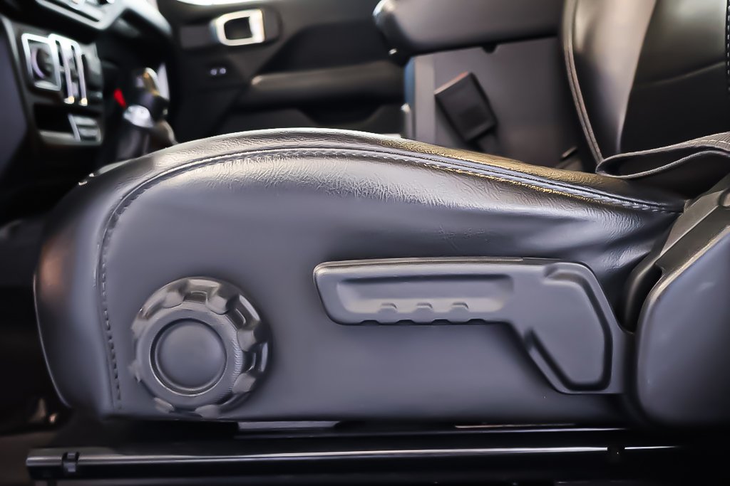 Jeep Wrangler UNLIMITED SAHARA 4XE + 4X4 + PHEV + SKY ONE-TOUCH 2021 à Terrebonne, Québec - 11 - w1024h768px