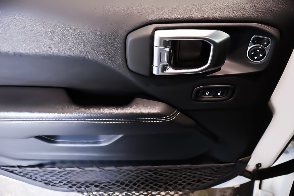 Jeep Wrangler UNLIMITED SAHARA 4XE + 4X4 + PHEV + SKY ONE-TOUCH 2021 à Terrebonne, Québec - 26 - w1024h768px