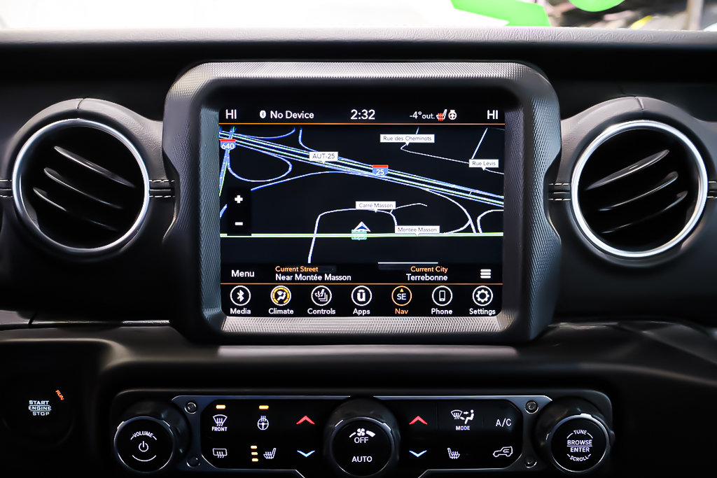 2022 Jeep Wrangler UNLIMITED SAHARA + 4X4 + TOIT RIGIDE + CUIR + GPS in Terrebonne, Quebec - 22 - w1024h768px