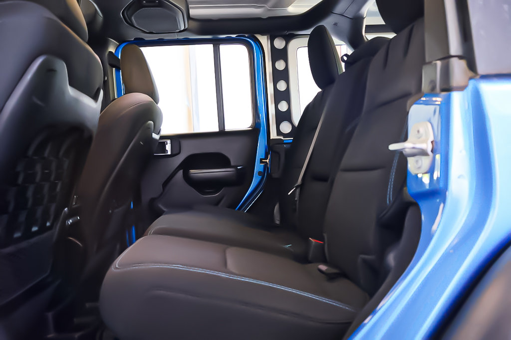 2022 Jeep Wrangler UNLIMITED RUBICON + 4X4 + TOIT DUR in Terrebonne, Quebec - 22 - w1024h768px