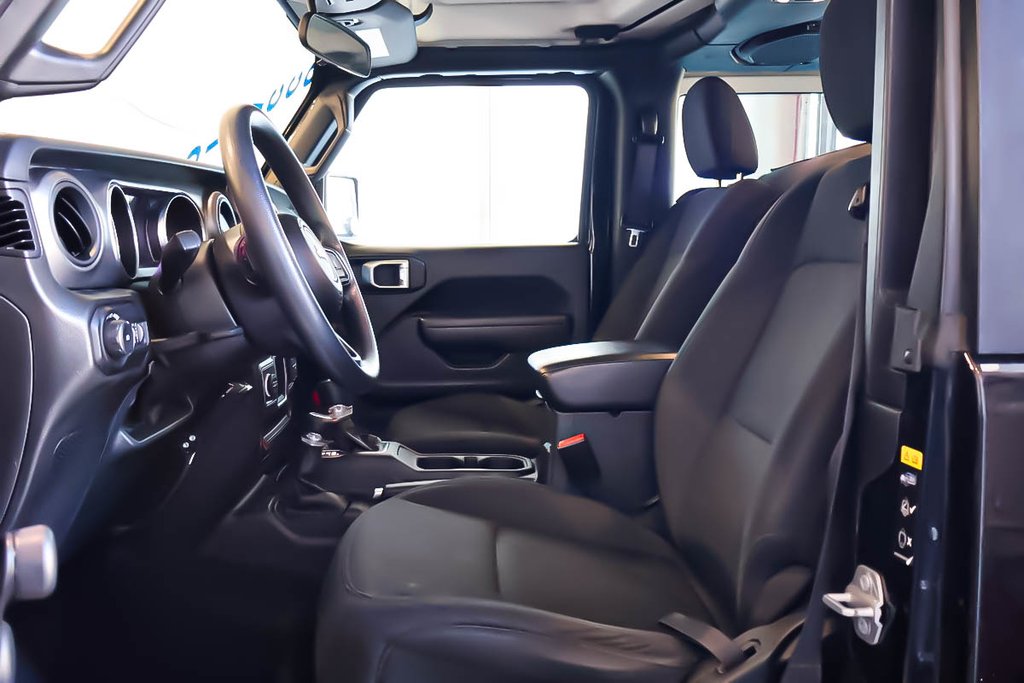 2022 Jeep Wrangler SPORT + 4X4 + TOIT RIGIDE in Terrebonne, Quebec - 10 - w1024h768px