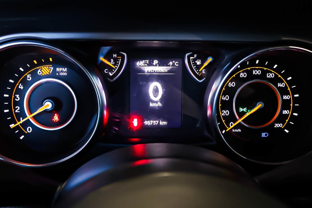 2022 Jeep Wrangler SPORT + 4X4 + TOIT RIGIDE in Terrebonne, Quebec - 19 - w1024h768px