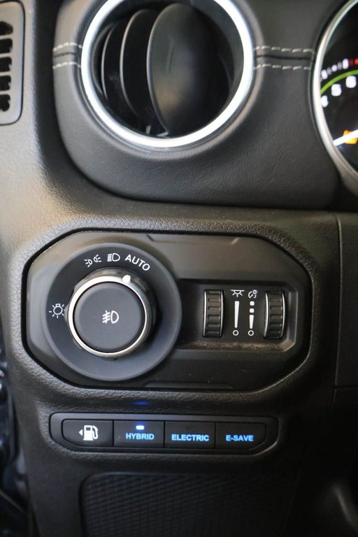 Jeep Wrangler UNLIMITED SAHARA 4XE + 4X4 + PHEV + TOIT RIGIDE 2022 à Terrebonne, Québec - 20 - w1024h768px