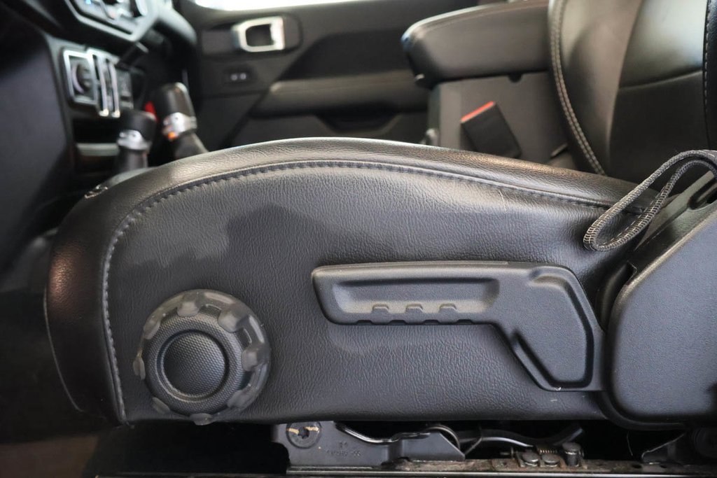 Jeep Wrangler UNLIMITED SAHARA 4XE + 4X4 + PHEV + TOIT RIGIDE 2022 à Terrebonne, Québec - 9 - w1024h768px