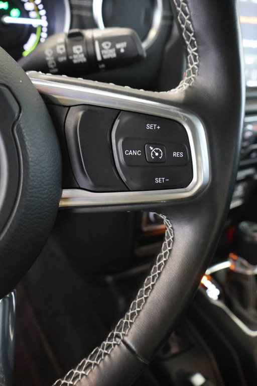 Jeep Wrangler UNLIMITED SAHARA 4XE + 4X4 + PHEV + TOIT RIGIDE 2022 à Terrebonne, Québec - 13 - w1024h768px