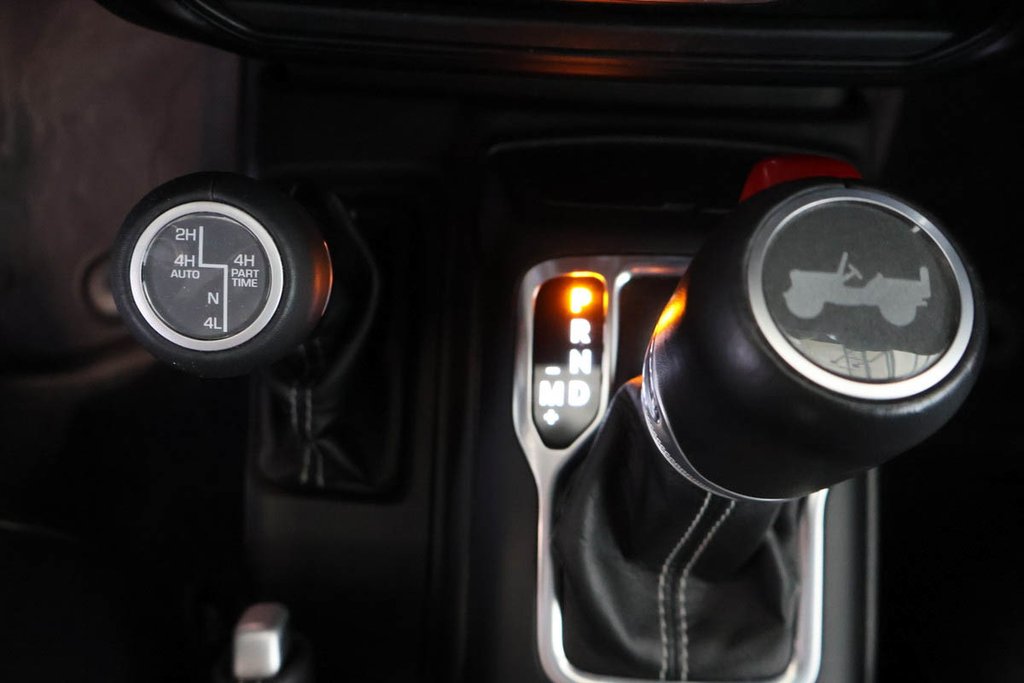 Jeep Wrangler UNLIMITED SAHARA 4XE + 4X4 + PHEV + TOIT RIGIDE 2022 à Terrebonne, Québec - 19 - w1024h768px