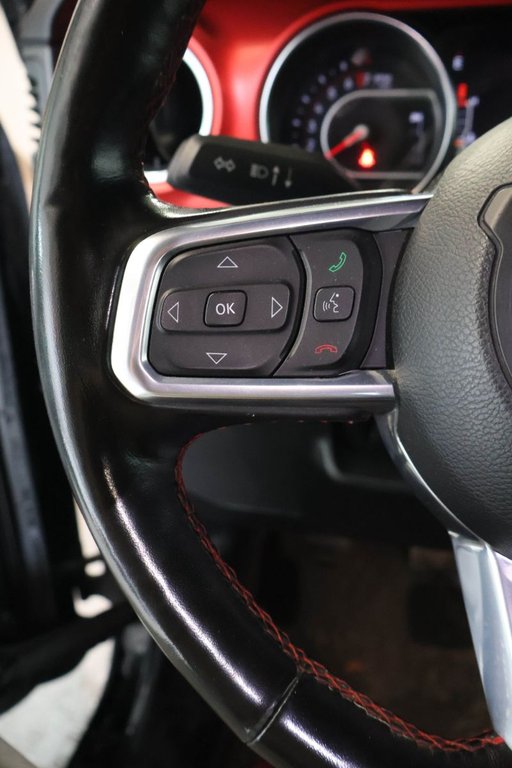 2022 Jeep Wrangler UNLIMITED RUBICON + SKY ONE-TOUCH + 4X4 in Terrebonne, Quebec - 15 - w1024h768px