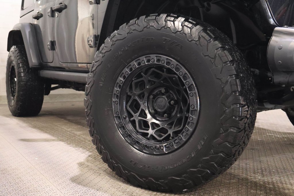 2022 Jeep Wrangler UNLIMITED RUBICON + SKY ONE-TOUCH + 4X4 in Terrebonne, Quebec - 9 - w1024h768px