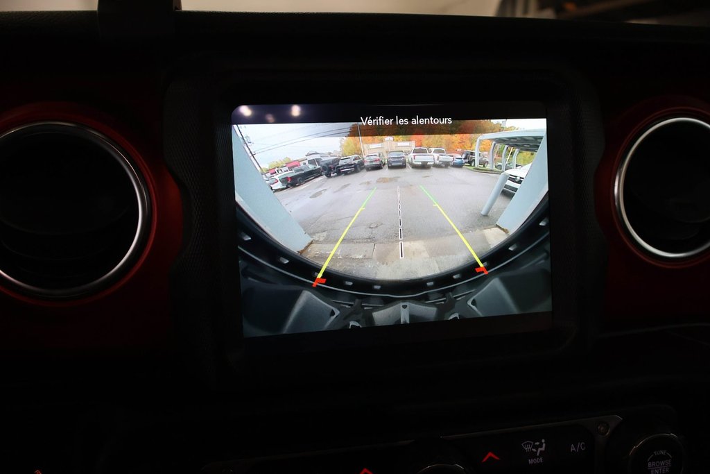 2022 Jeep Wrangler UNLIMITED RUBICON + SKY ONE-TOUCH + 4X4 in Terrebonne, Quebec - 21 - w1024h768px