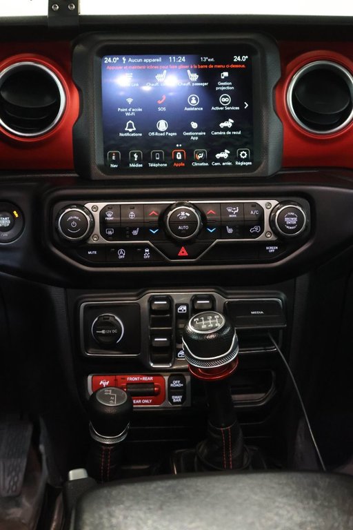 2022 Jeep Wrangler UNLIMITED RUBICON + SKY ONE-TOUCH + 4X4 in Terrebonne, Quebec - 19 - w1024h768px