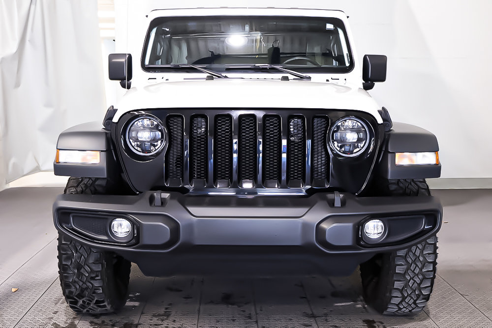 Jeep Wrangler SPORT WILLYS + 4 PORTES + 4X4 + TOIT DUR NOIR 2023 à Terrebonne, Québec - 2 - w1024h768px