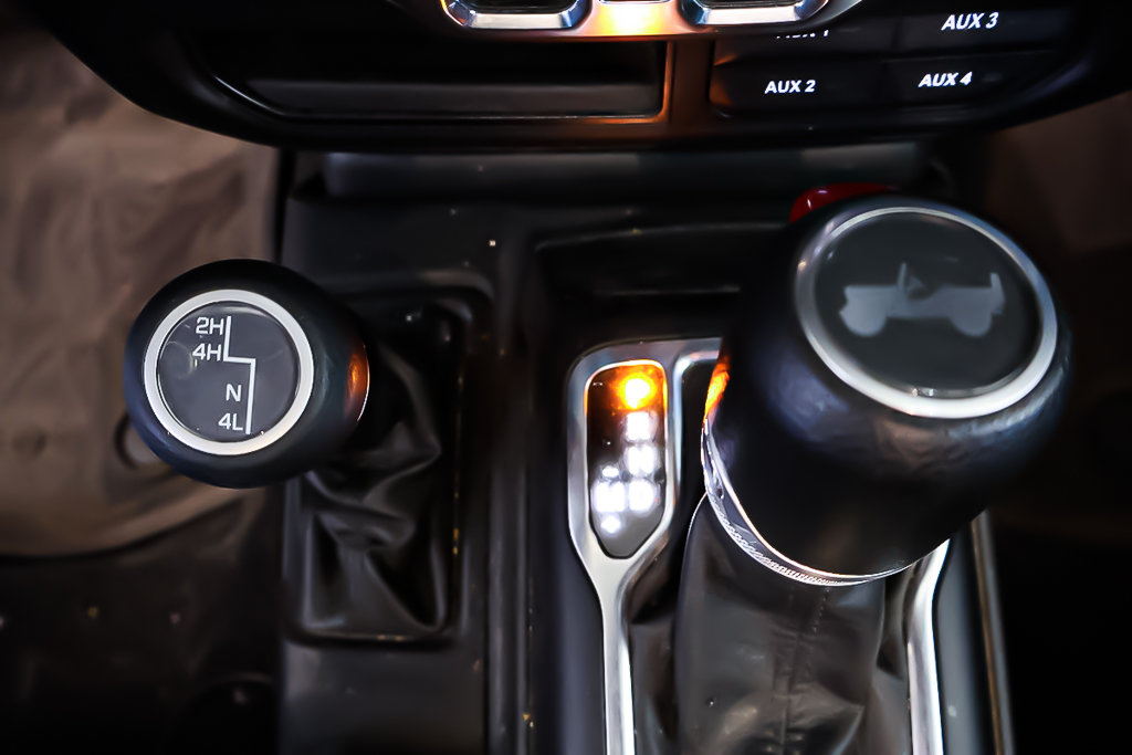Jeep Wrangler SPORT S 4 PORTES + 4X4 + V6 3.6L + TOIT RIGIDE 2023 à Terrebonne, Québec - 23 - w1024h768px