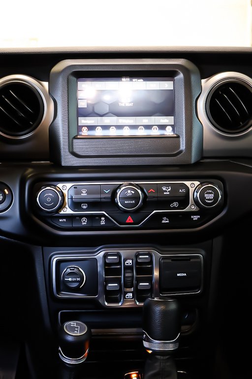 Jeep Wrangler 4 PORTES SPORT S + 4X4 + CARPLAY 2023 à Terrebonne, Québec - 15 - w1024h768px