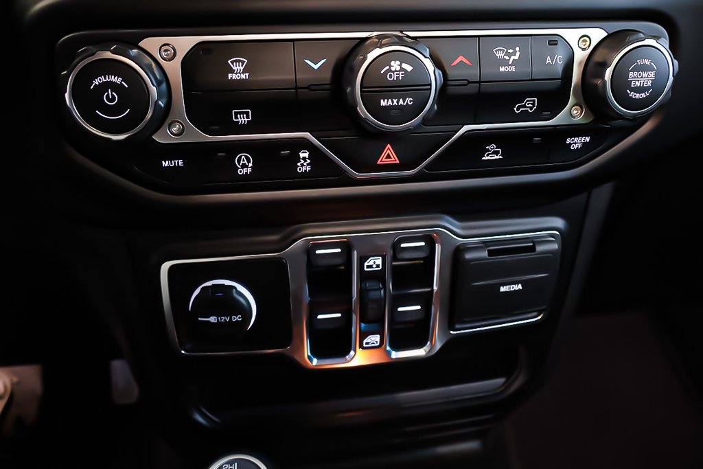 Jeep Wrangler 4 PORTES SPORT S + 4X4 + CARPLAY 2023 à Terrebonne, Québec - 17 - w1024h768px