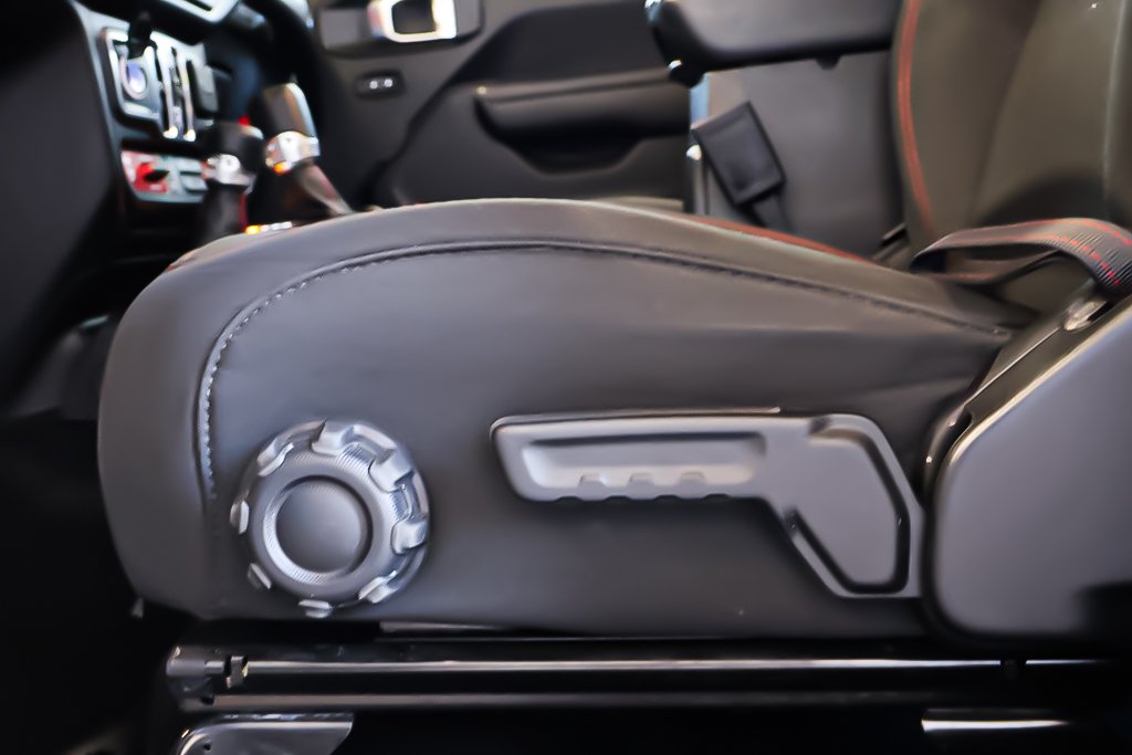 Jeep Wrangler 4 PORTES RUBICON + 4X4 + CARPLAY 2023 à Terrebonne, Québec - 9 - w1024h768px