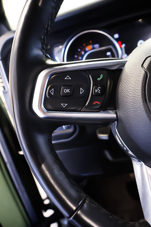 2023 Jeep Wrangler 4 PORTES SAHARA ALTITUDE + 4X4 + V6 3.6L in Terrebonne, Quebec - 15 - w1024h768px