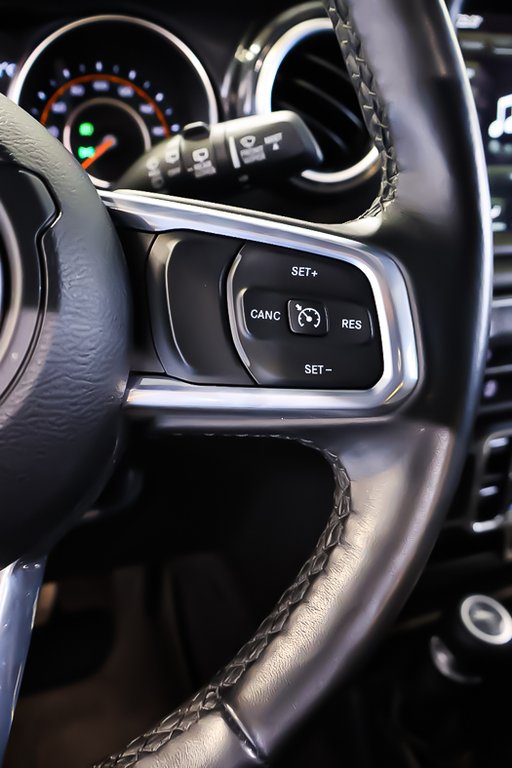 2023 Jeep Wrangler 4 PORTES SAHARA ALTITUDE + 4X4 + V6 3.6L in Terrebonne, Quebec - 17 - w1024h768px