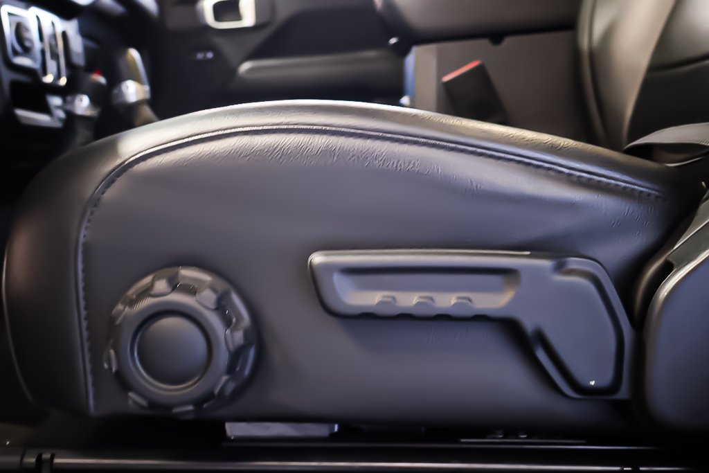 2023 Jeep Wrangler 4 PORTES SAHARA ALTITUDE + 4X4 + V6 3.6L in Terrebonne, Quebec - 11 - w1024h768px