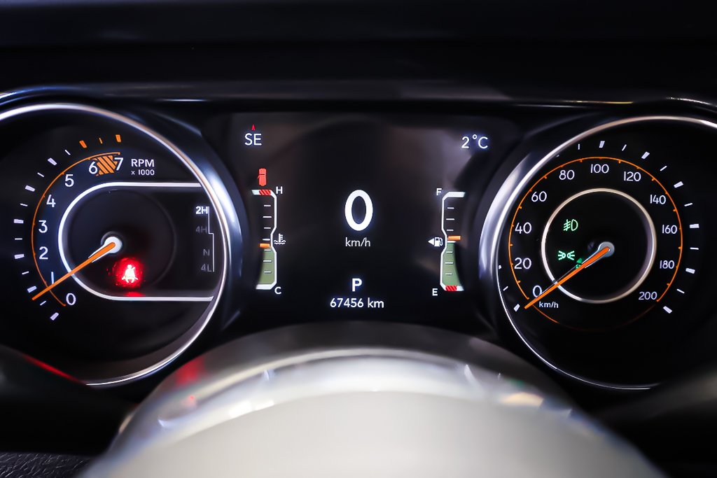 2023 Jeep Wrangler 4 PORTES SAHARA ALTITUDE + 4X4 + V6 3.6L in Terrebonne, Quebec - 18 - w1024h768px
