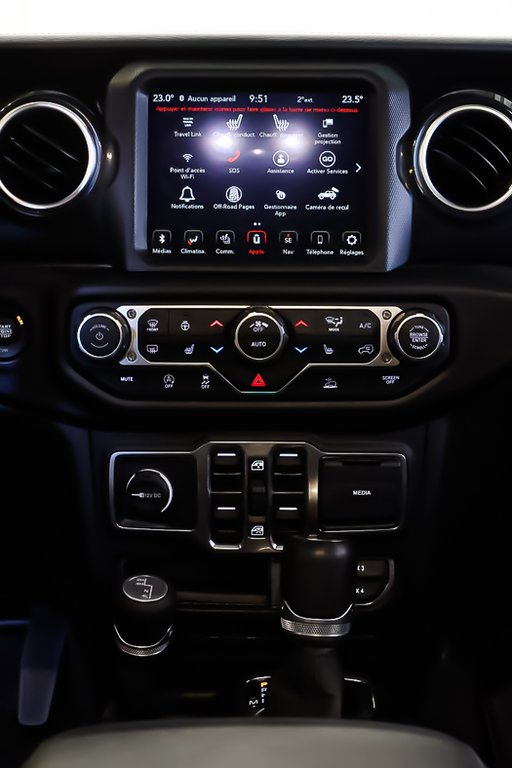 2023 Jeep Wrangler 4 PORTES SAHARA ALTITUDE + 4X4 + V6 3.6L in Terrebonne, Quebec - 19 - w1024h768px