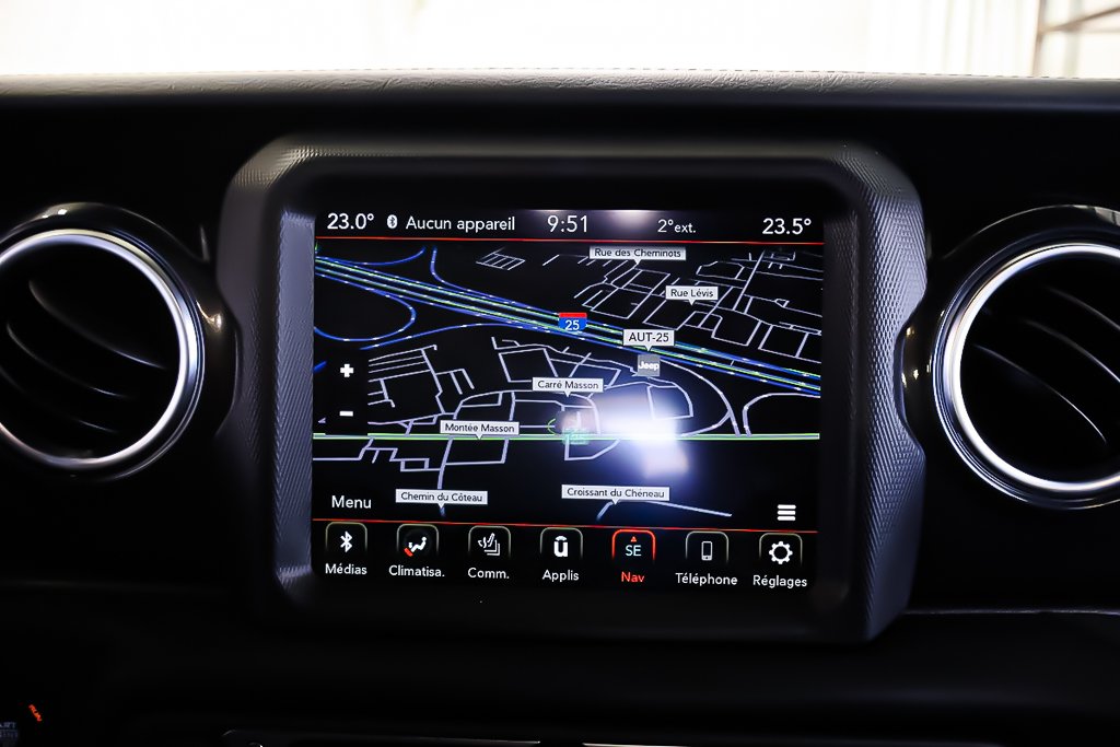 2023 Jeep Wrangler 4 PORTES SAHARA ALTITUDE + 4X4 + V6 3.6L in Terrebonne, Quebec - 22 - w1024h768px