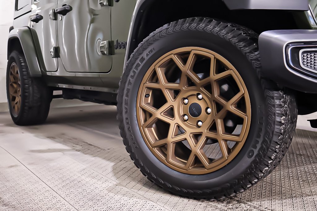 2023 Jeep Wrangler 4 PORTES SAHARA ALTITUDE + 4X4 + V6 3.6L in Terrebonne, Quebec - 9 - w1024h768px