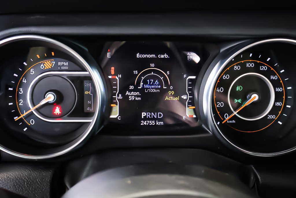 Jeep Wrangler 4P SAHARA + 4X4 + TOIT RIGIDE + CUIR 2023 à Terrebonne, Québec - 18 - w1024h768px