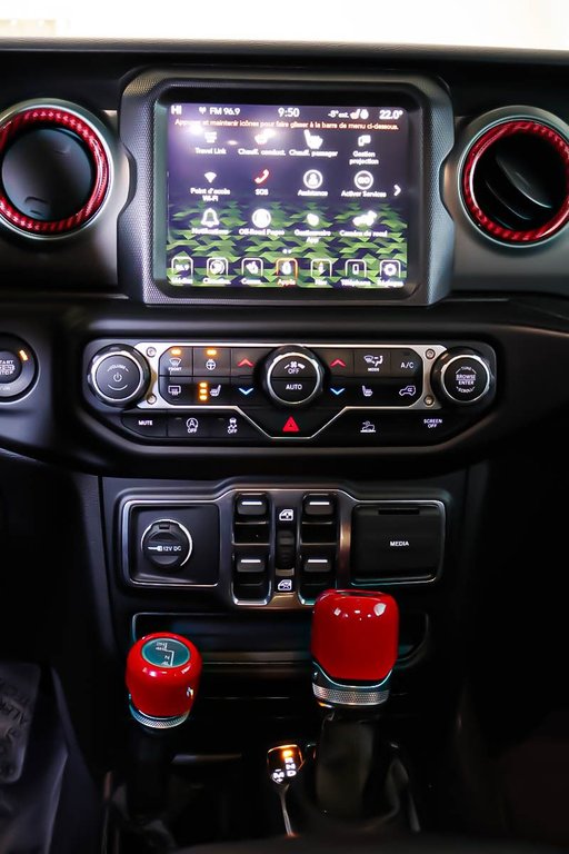 Jeep Wrangler 4 PORTES WILLYS + 4X4 + TOIT RIGIDE 3 SECTIONS 2023 à Terrebonne, Québec - 15 - w1024h768px