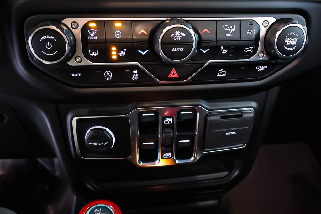 Jeep Wrangler 4 PORTES WILLYS + 4X4 + TOIT RIGIDE 3 SECTIONS 2023 à Terrebonne, Québec - 18 - w1024h768px