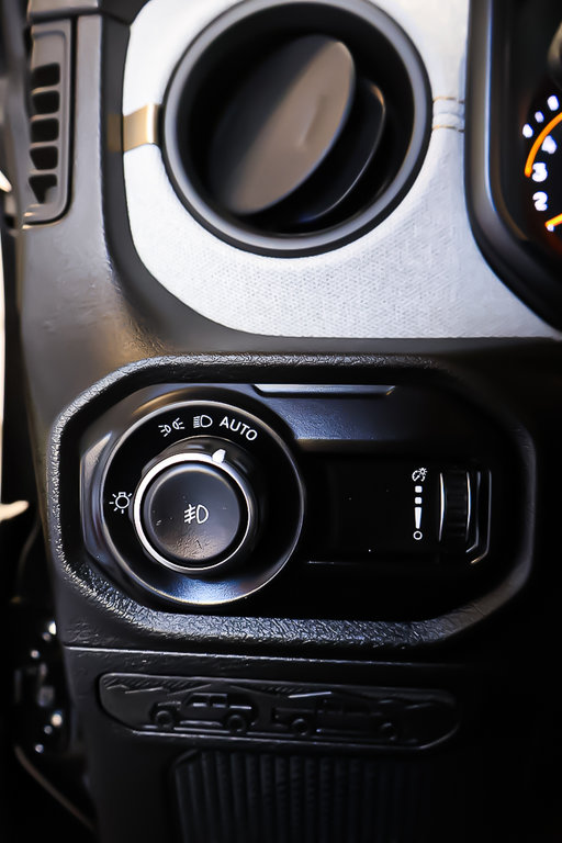 Jeep Wrangler 2 PORTES + SPORT + CLIMATISATION + APPLE CARPLAY 2024 à Terrebonne, Québec - 25 - w1024h768px