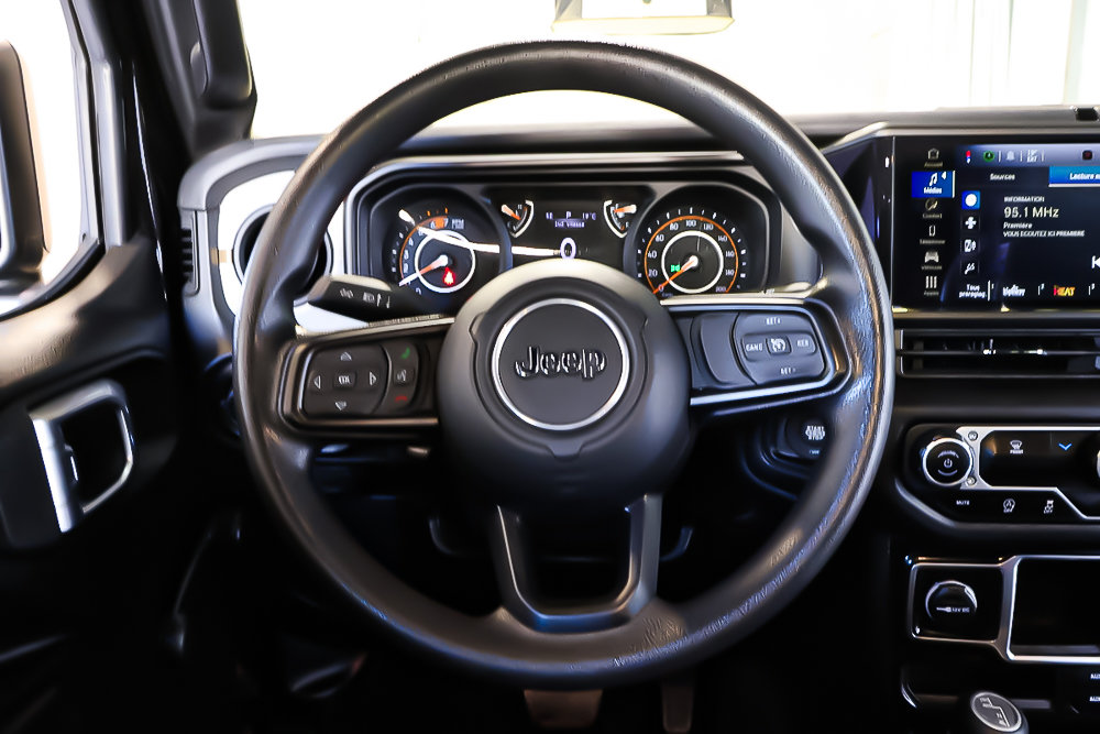 Jeep Wrangler 2 PORTES + SPORT + CLIMATISATION + APPLE CARPLAY 2024 à Terrebonne, Québec - 14 - w1024h768px