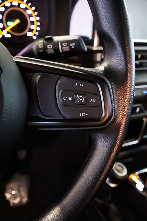 Jeep Wrangler 2 PORTES SPORT + 4X4 + TOIT SOUPLE 2024 à Terrebonne, Québec - 11 - w1024h768px